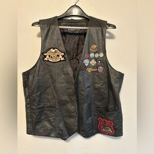 Harley Davidson Leather Vest XL HOG Motorcycle Rally Pins Tail of Dragon